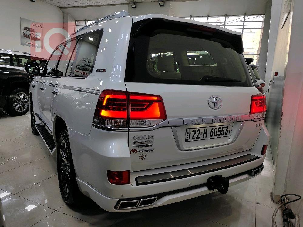 تويوتا لاندكروزر